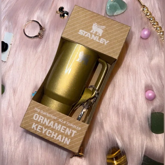 Stanley The Quencher H2.0 Tumbler Keychain in Gold NIB - Picture 2 of 8